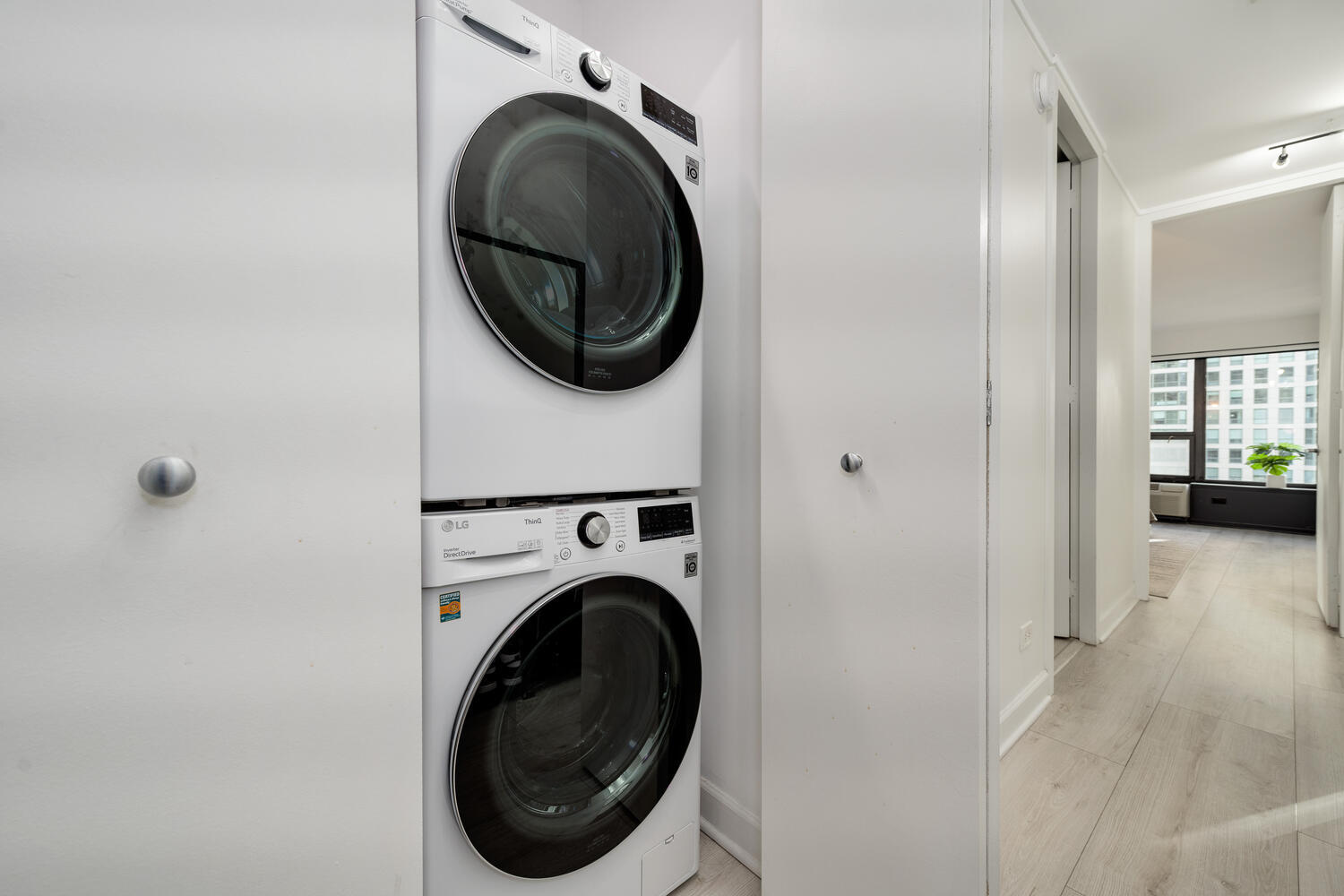 30 E Huron Street Unit: 3002