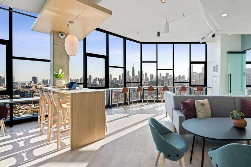 730 N Milwaukee Avenue Unit: 1802