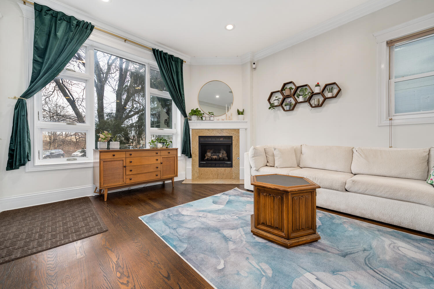 2330 N Hamilton Avenue Unit: 1