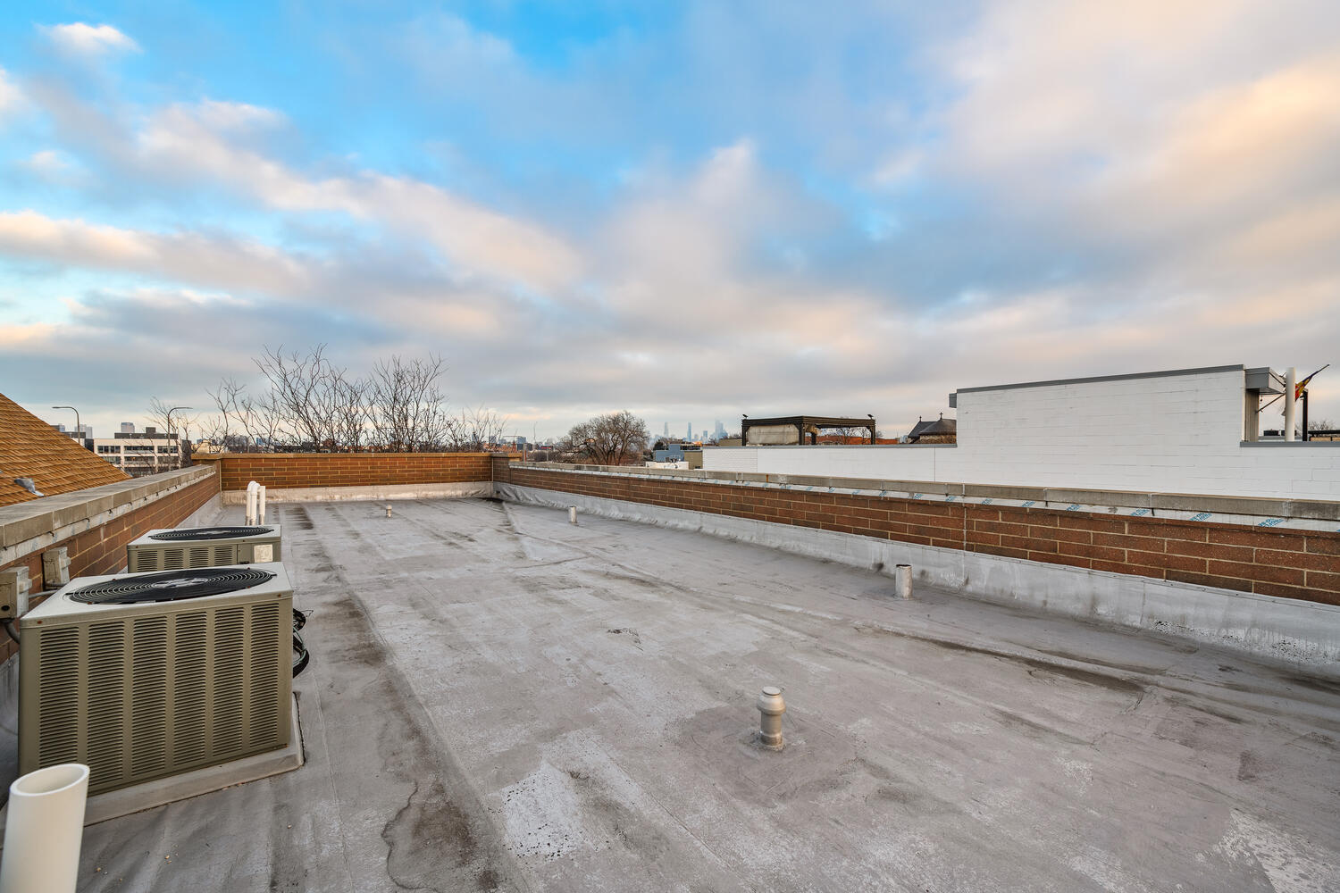 2330 N Hamilton Avenue Unit: 1