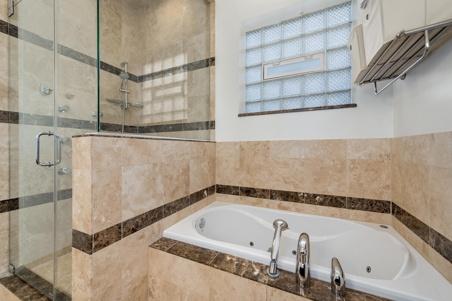 2330 N Hamilton Avenue Unit: 1