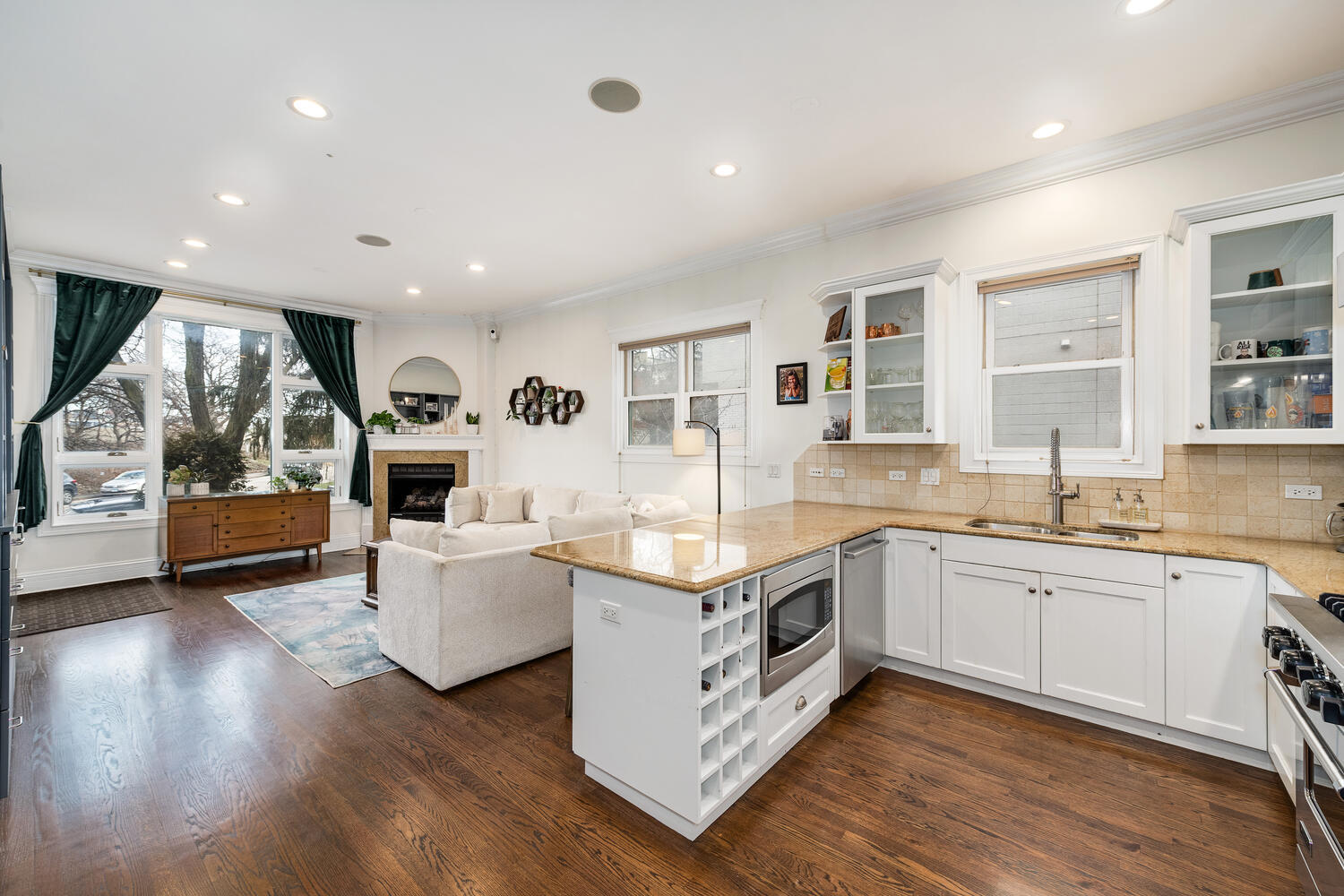 2330 N Hamilton Avenue Unit: 1