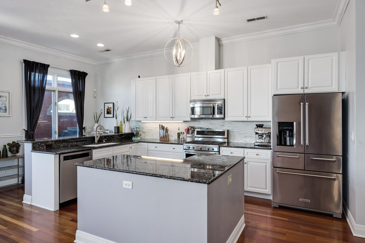 852 N Damen Avenue Unit: 4A