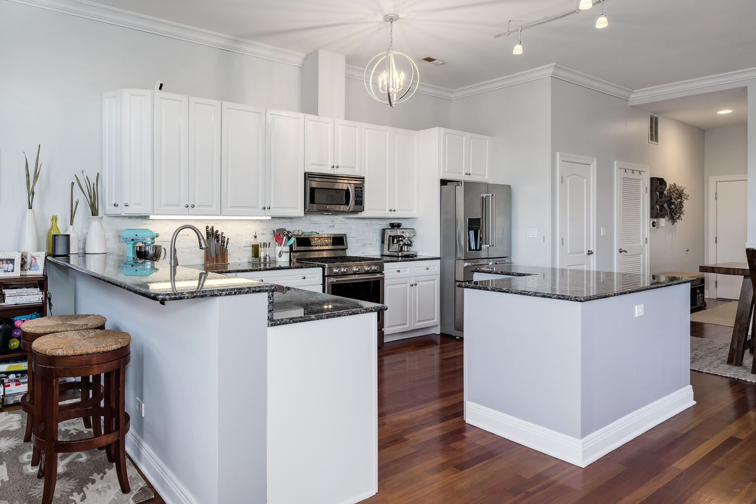 852 N Damen Avenue Unit: 4A