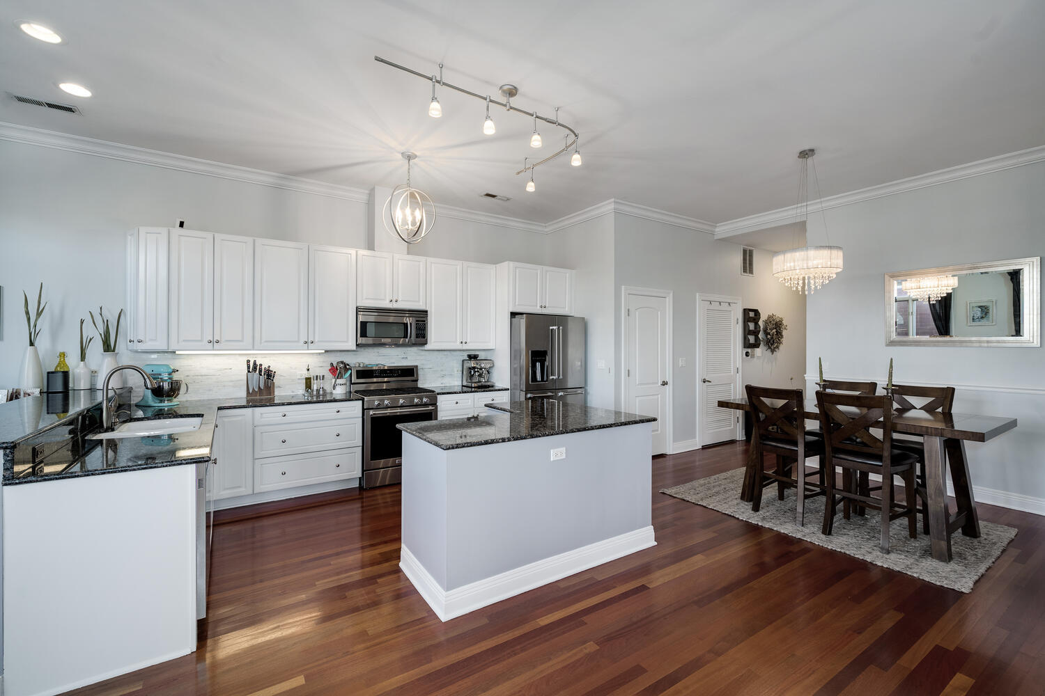 852 N Damen Avenue Unit: 4A