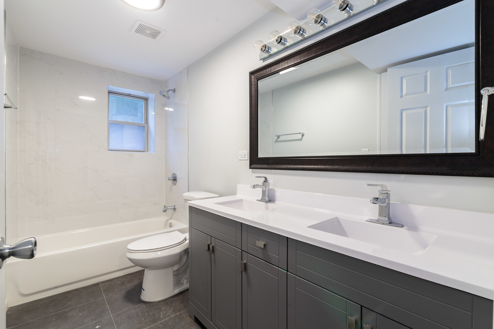 5134 N Oakley Avenue Unit: 1R