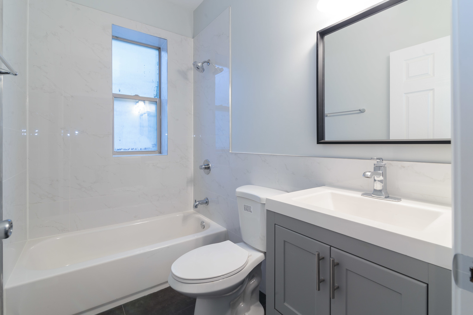 5134 N Oakley Avenue Unit: 1R