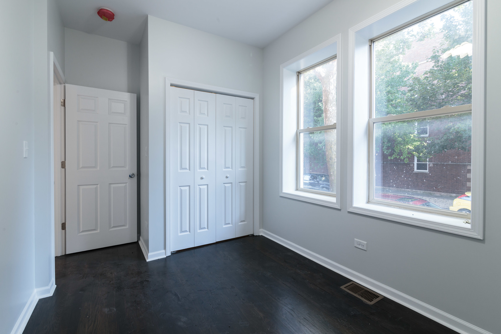 5134 N Oakley Avenue Unit: 1R