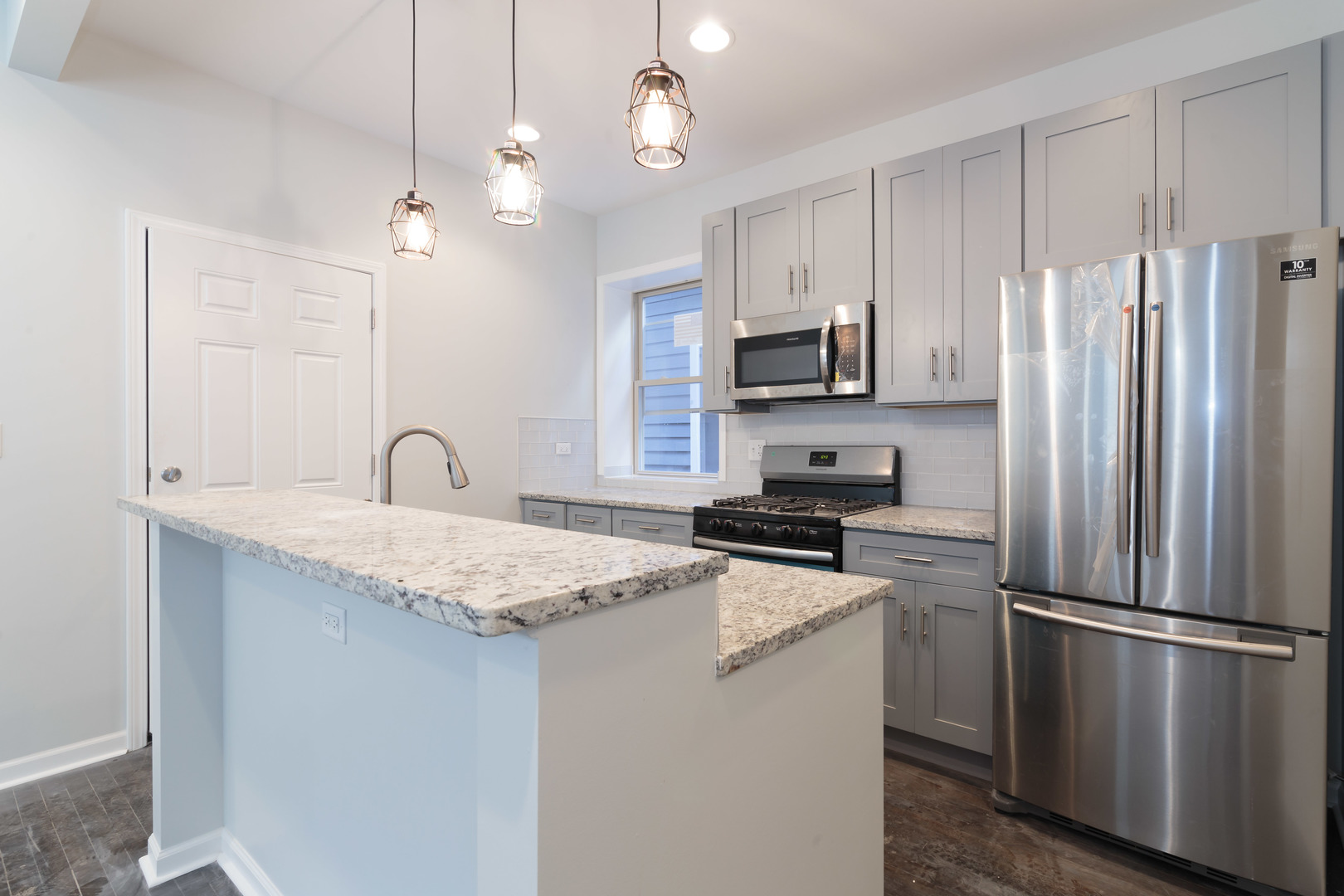 5134 N Oakley Avenue Unit: 1R