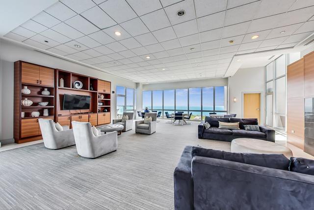 1629 S PRAIRIE Avenue Unit: 810