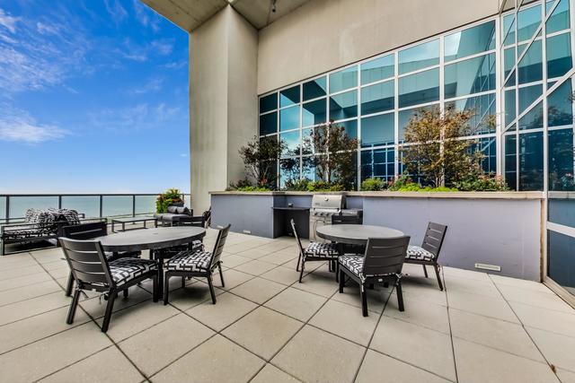 1629 S PRAIRIE Avenue Unit: 810