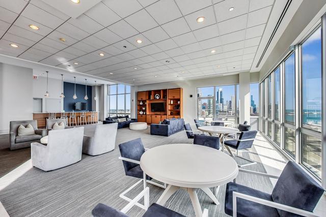 1629 S PRAIRIE Avenue Unit: 810