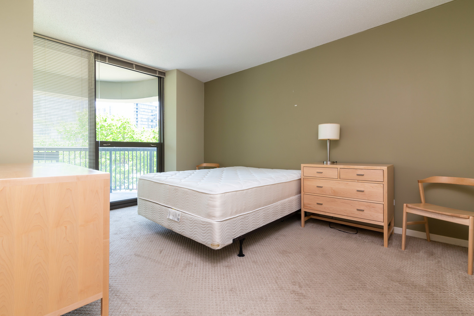 400 N LaSalle Street Unit: 908