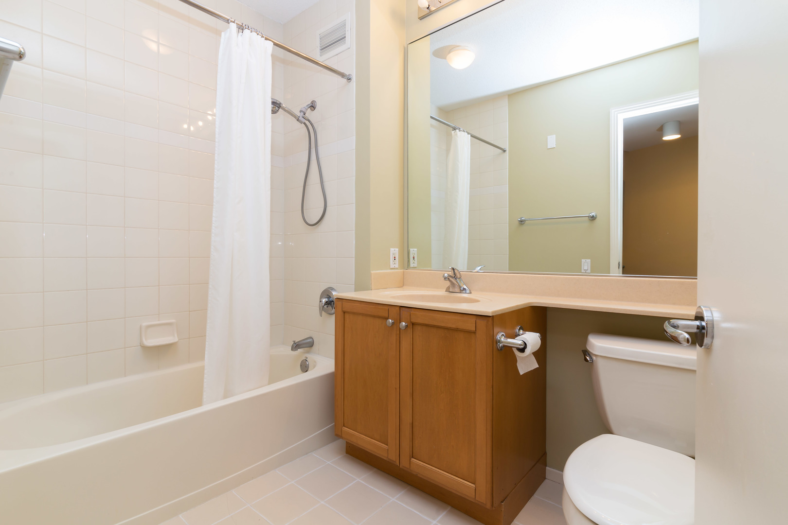 400 N LaSalle Street Unit: 908