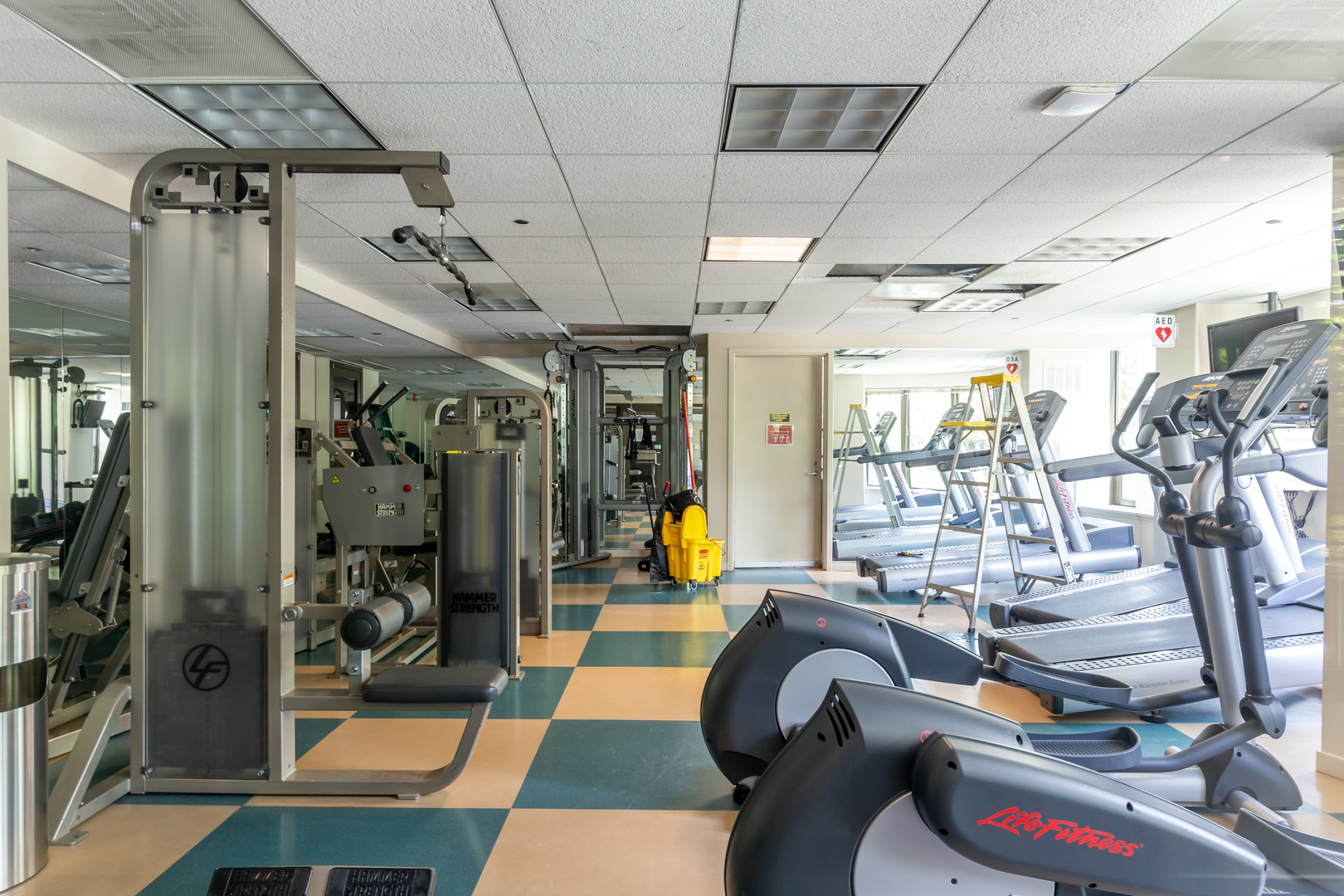 400 N LaSalle Street Unit: 908