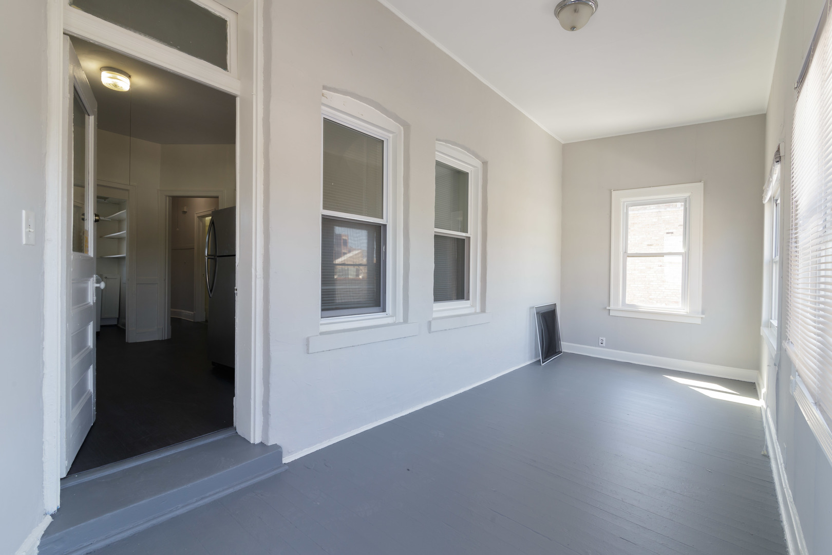 4754 N Lincoln Avenue Unit: 3