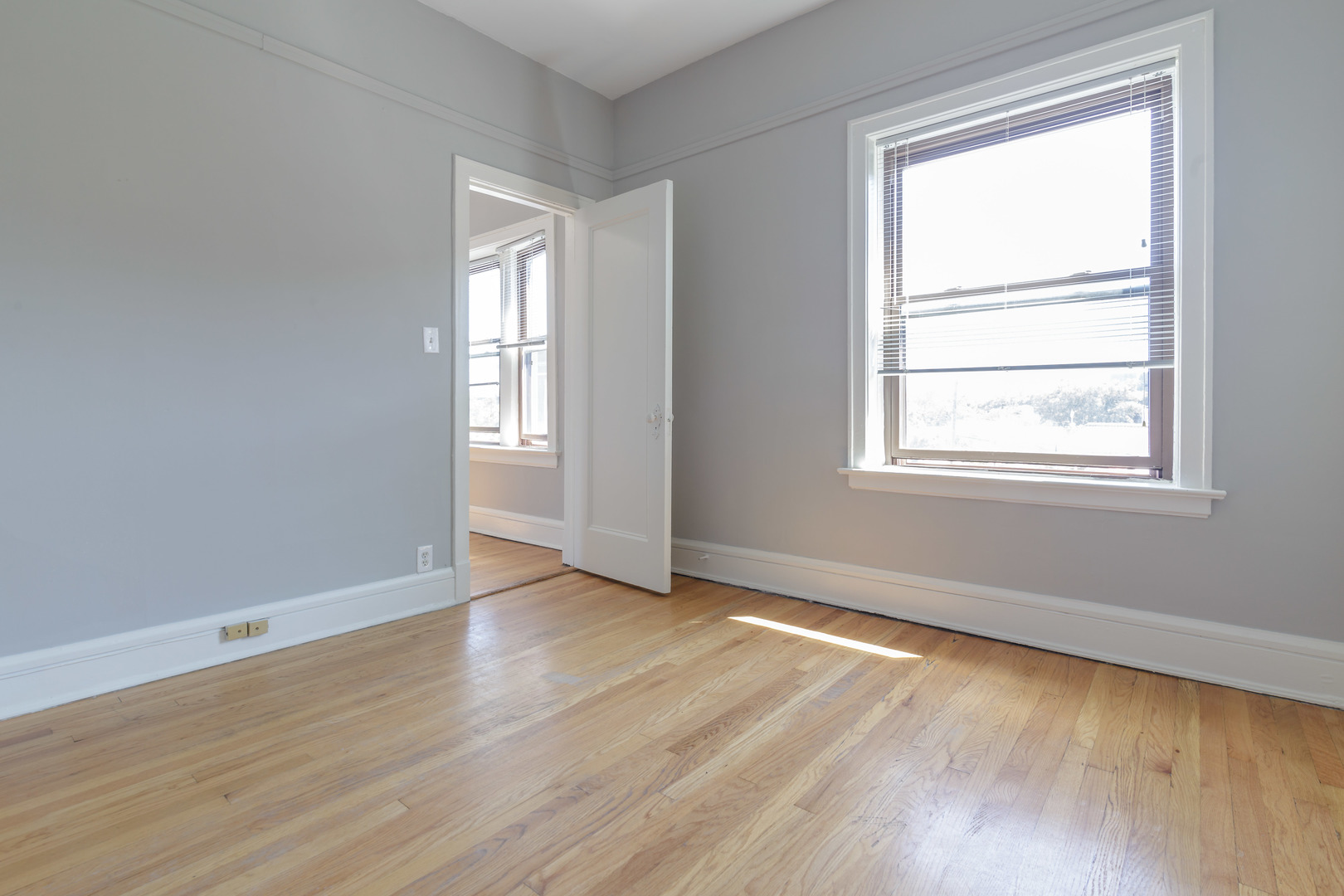 4754 N Lincoln Avenue Unit: 3