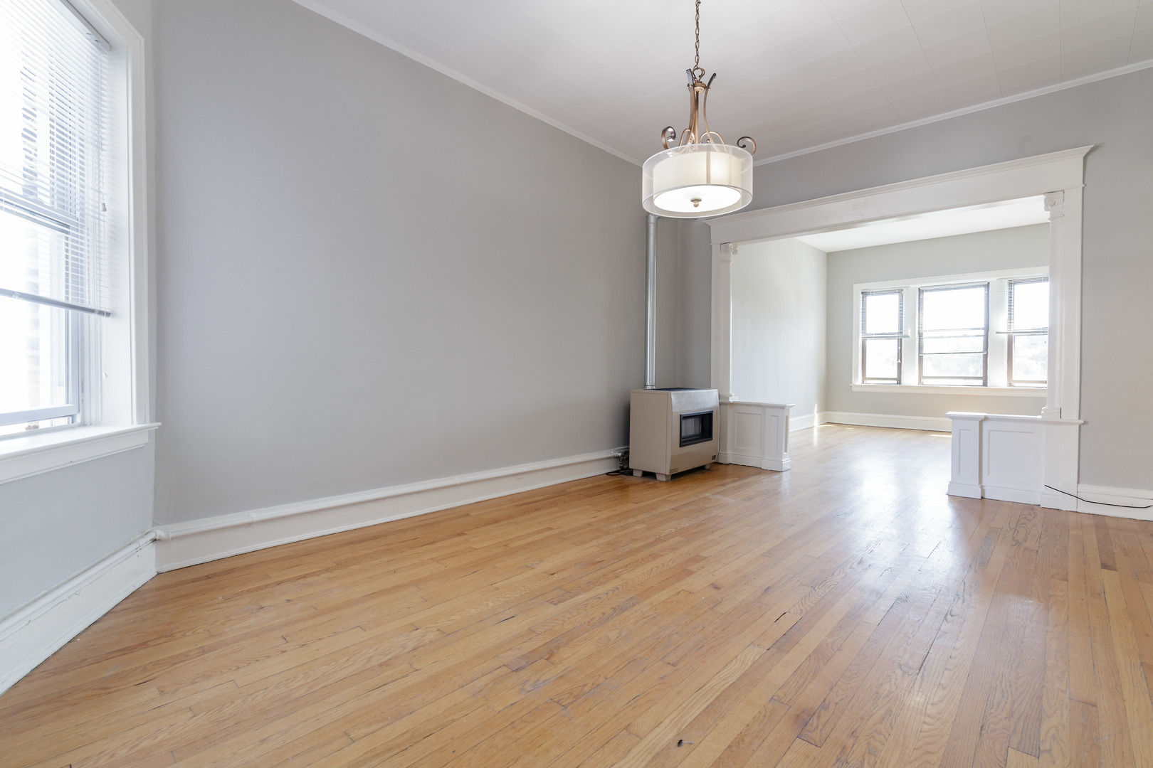 4754 N Lincoln Avenue Unit: 3