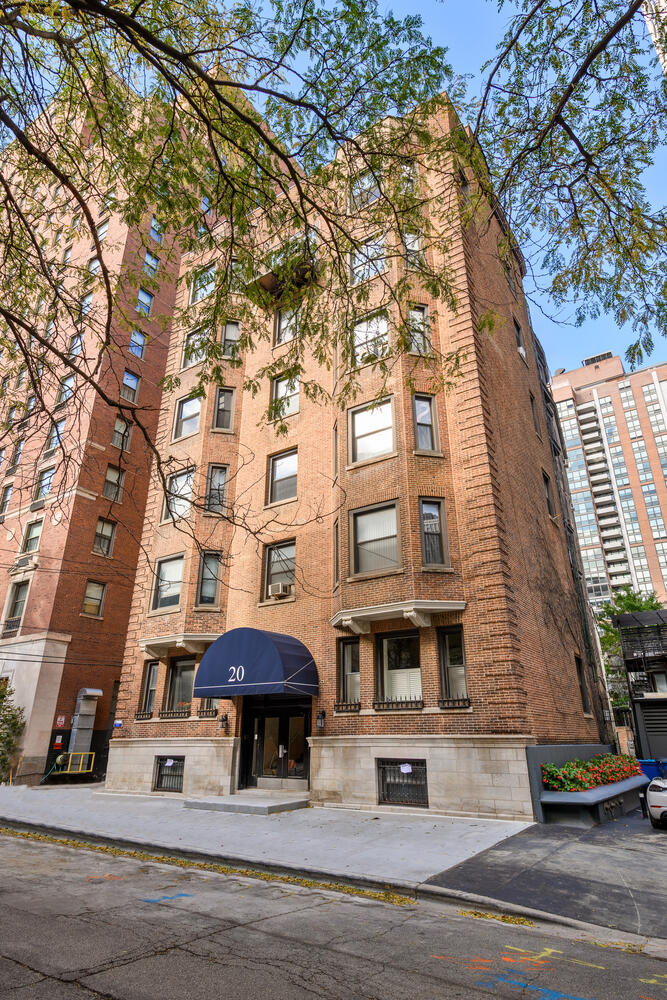 20 E Goethe Street Unit: 605