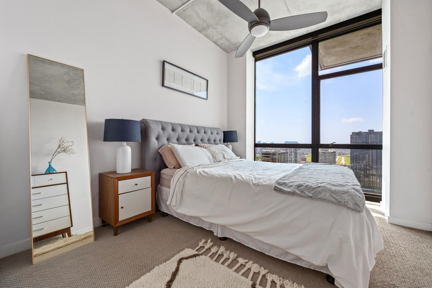 235 W Van Buren Street Unit: 3605