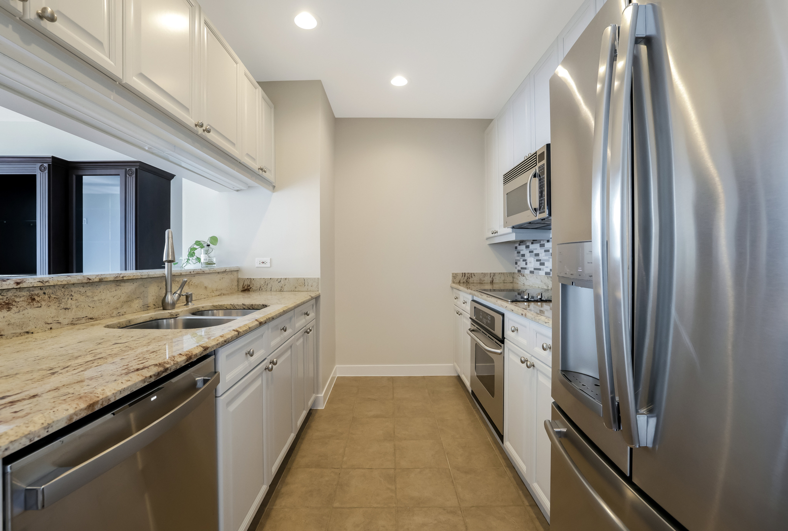 737 W Washington Boulevard Unit: 3307