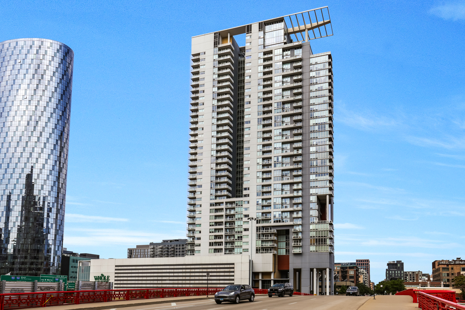 737 W Washington Boulevard Unit: 3307