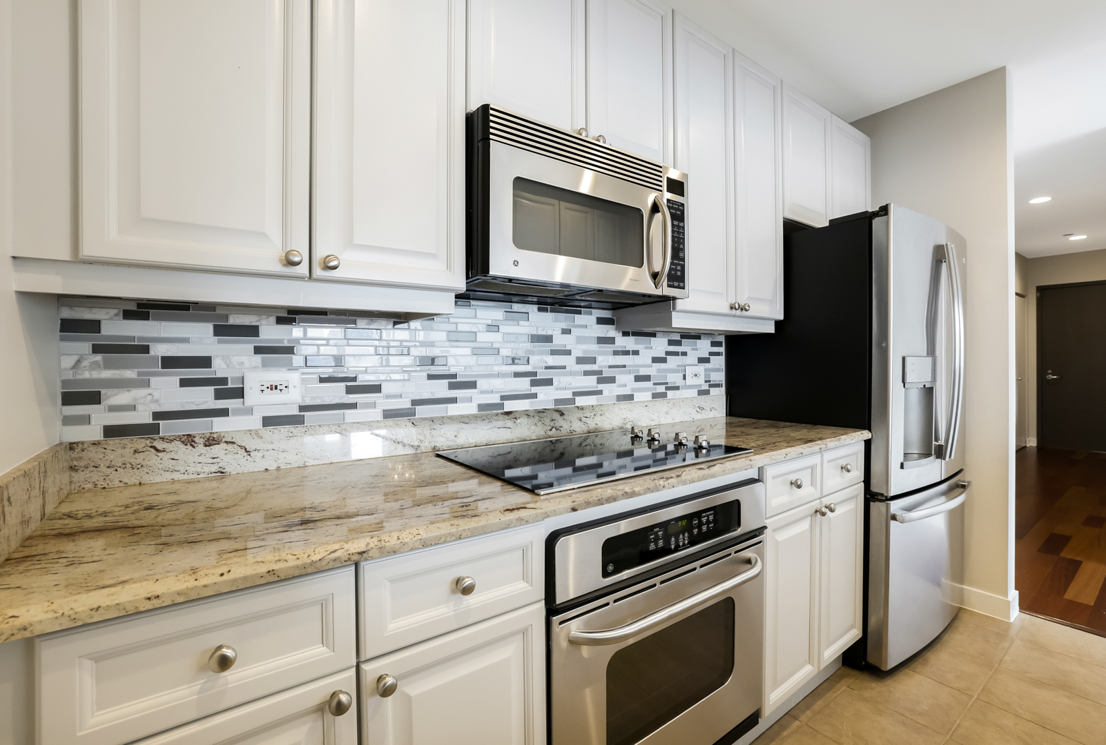 737 W Washington Boulevard Unit: 3307
