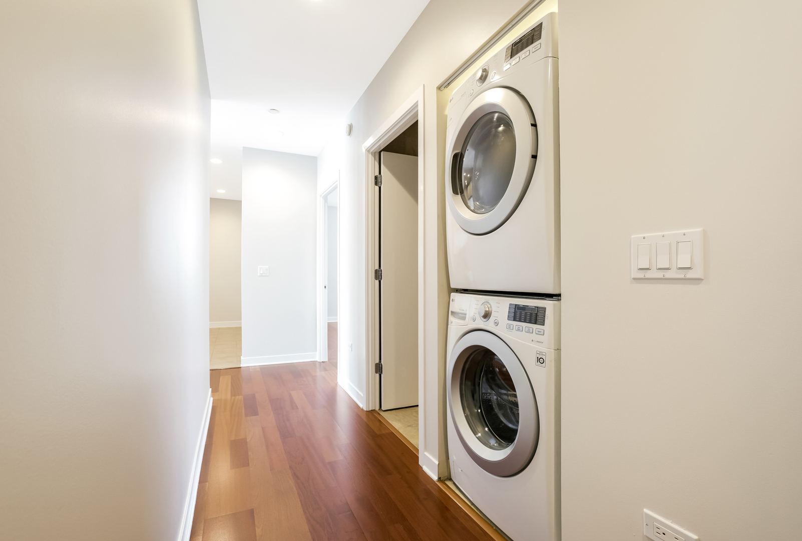 737 W Washington Boulevard Unit: 3307