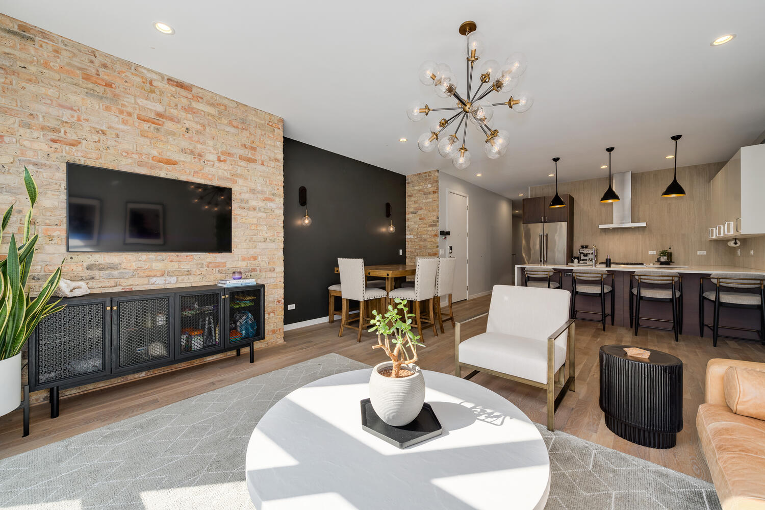 814 N Marshfield Avenue Unit: 1N