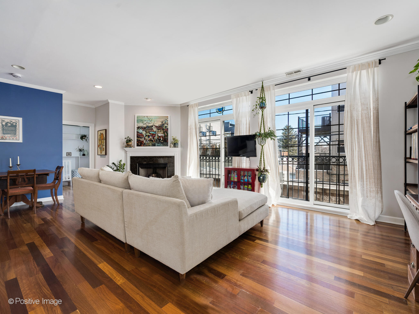 2207 N WESTERN Avenue Unit: 2B