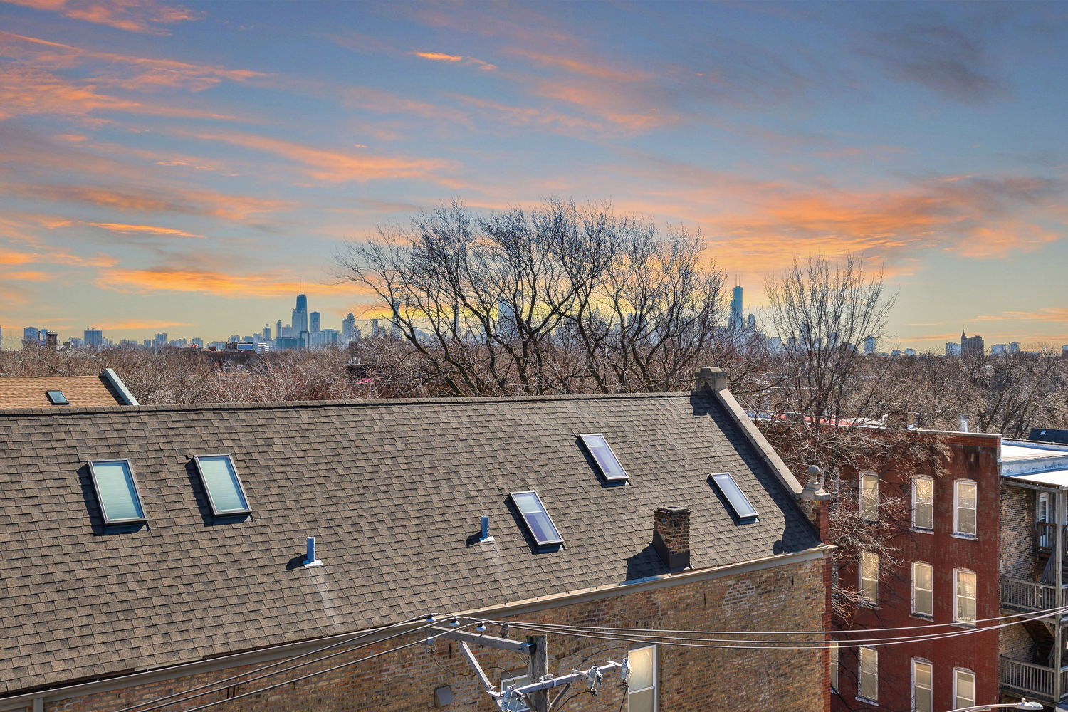 2207 N WESTERN Avenue Unit: 2B