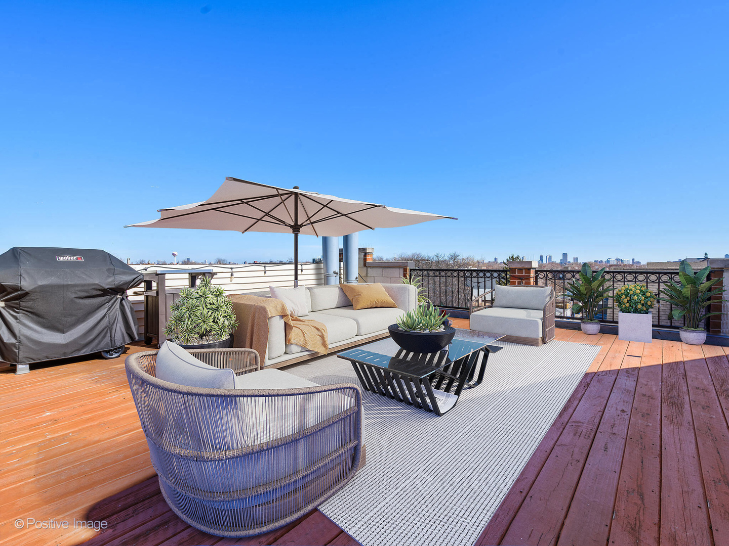 2207 N WESTERN Avenue Unit: 2B