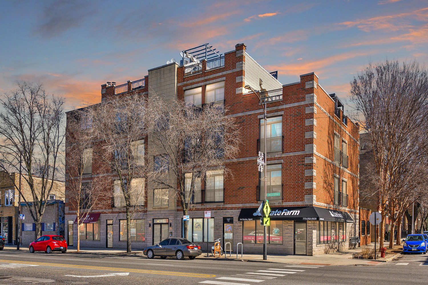 2207 N WESTERN Avenue Unit: 2B