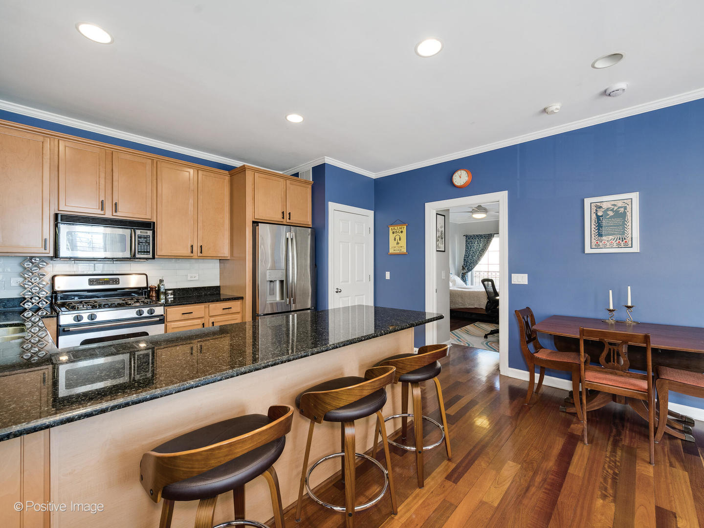 2207 N WESTERN Avenue Unit: 2B