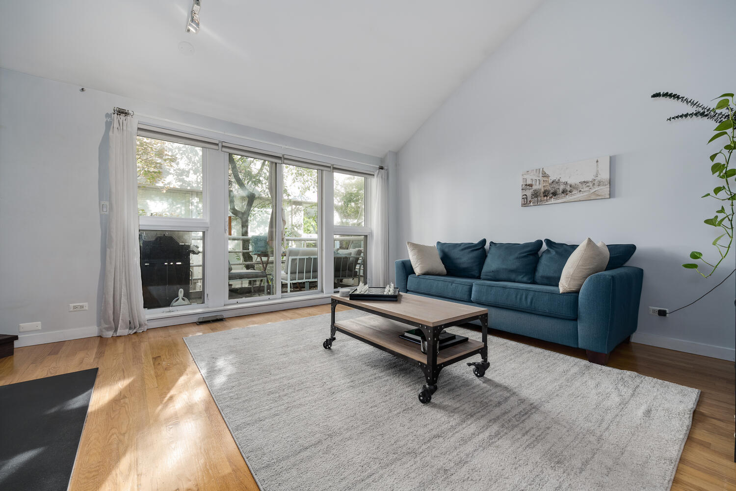 2828 N Talman Avenue Unit: G