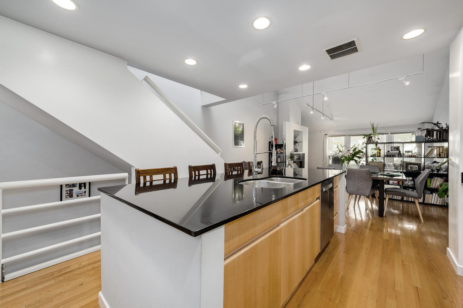 2828 N Talman Avenue Unit: G