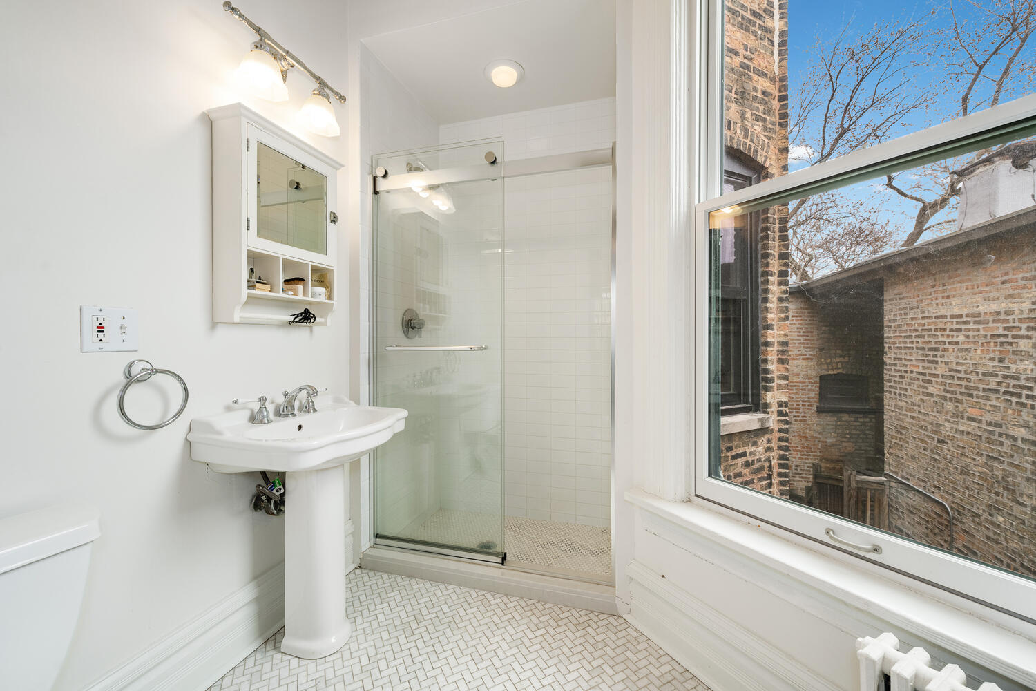 2233 N Bissell Street Unit: 3