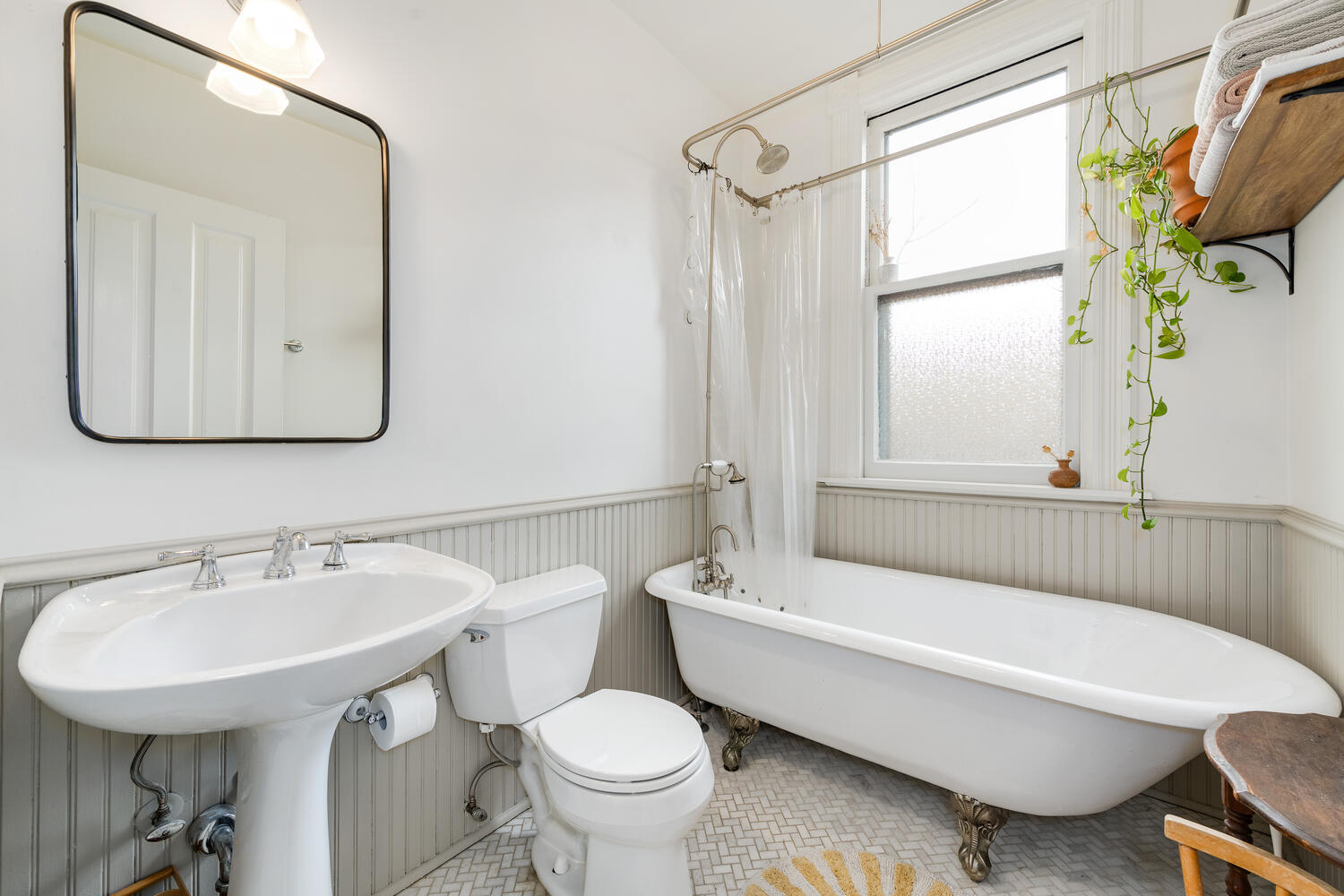 2233 N Bissell Street Unit: 3