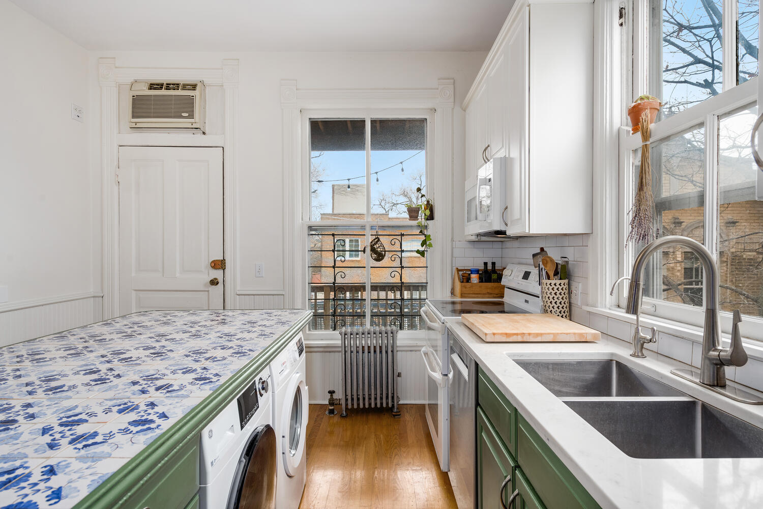 2233 N Bissell Street Unit: 3