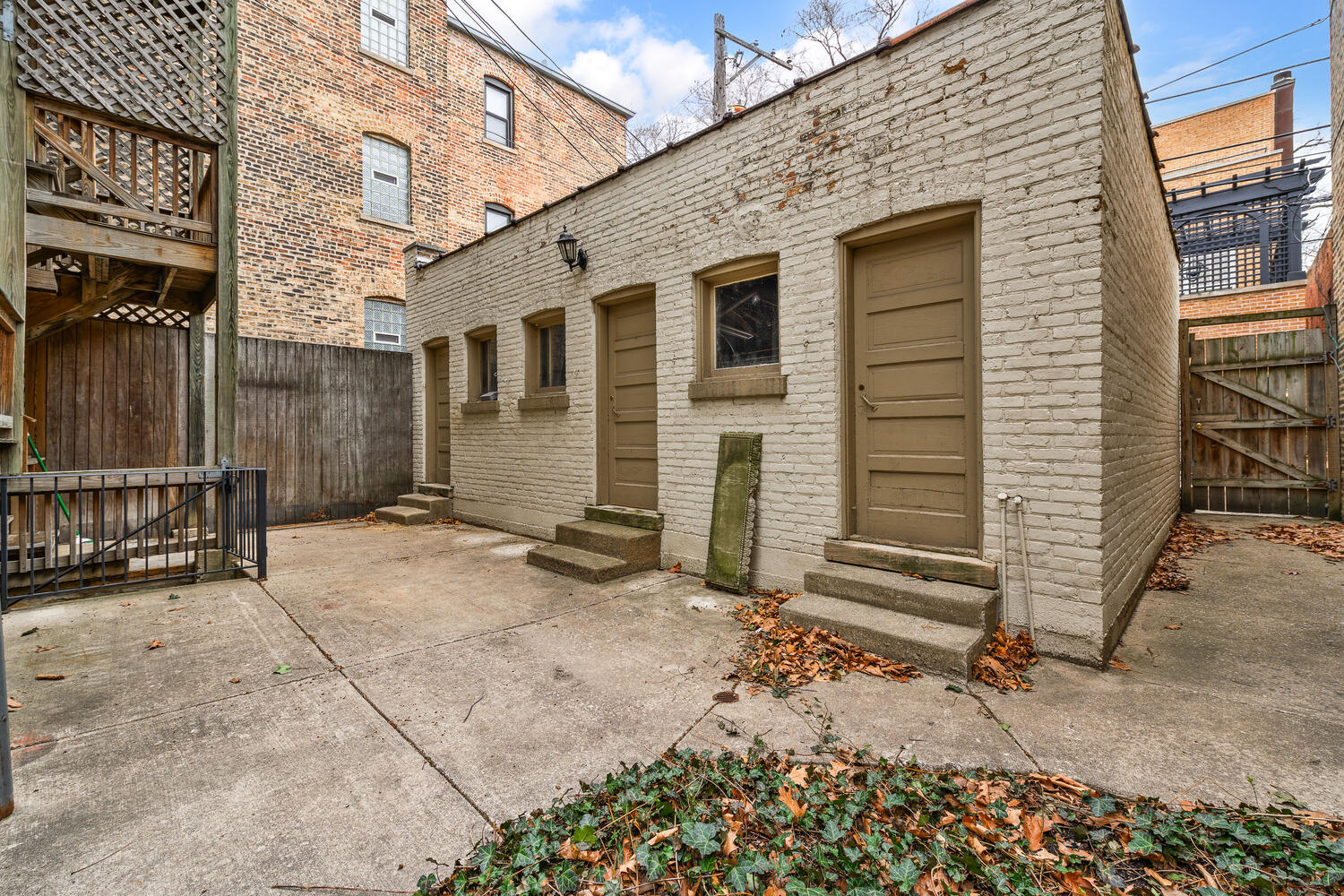 2233 N Bissell Street Unit: 3