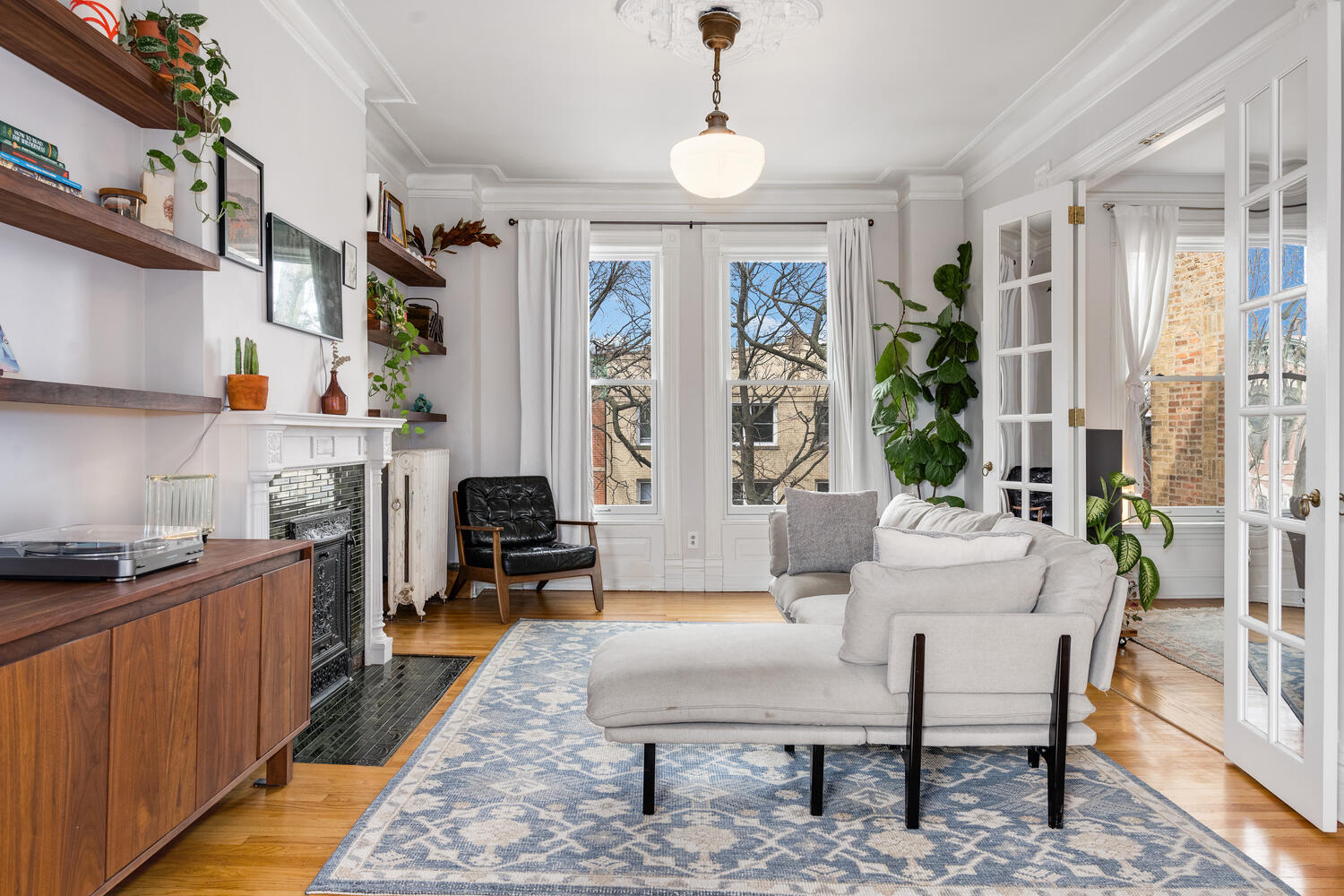 2233 N Bissell Street Unit: 3