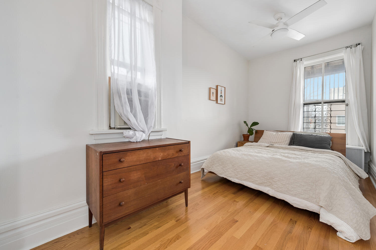 2233 N Bissell Street Unit: 3