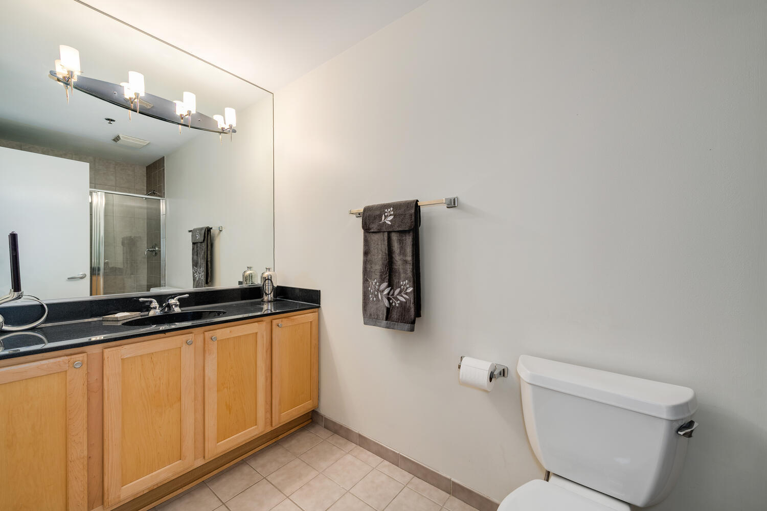 125 E 13TH Street Unit: 1002