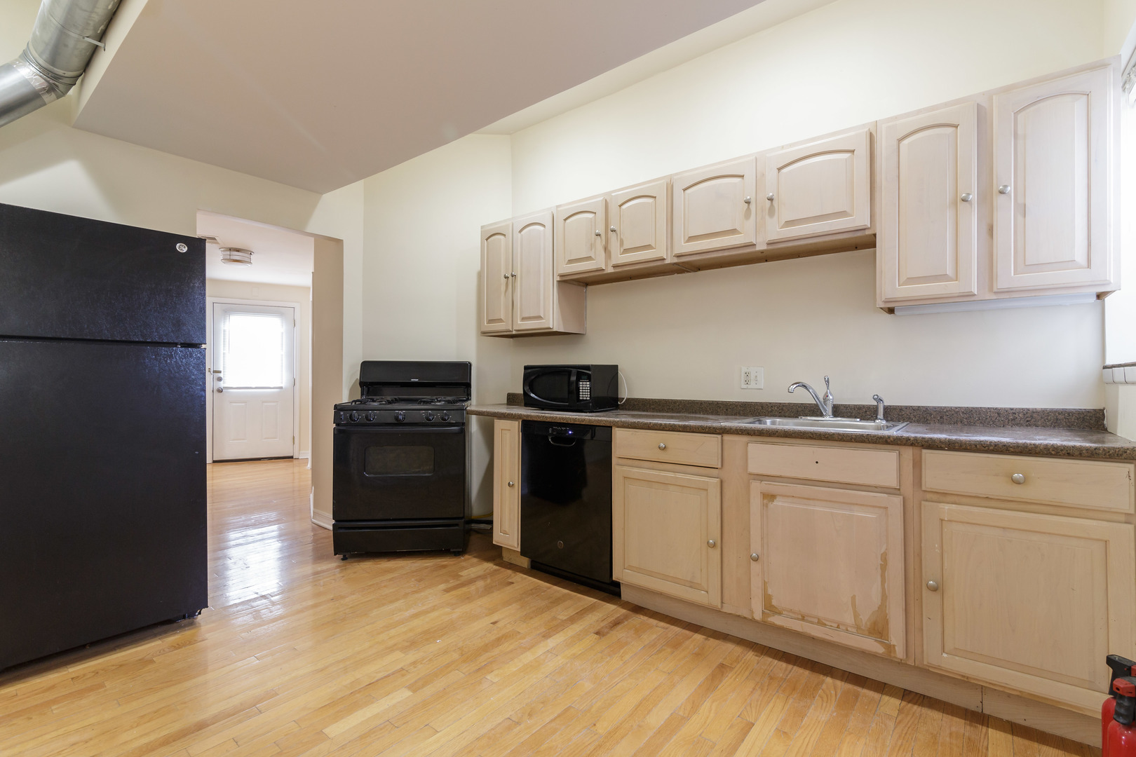 4754 N Lincoln Avenue Unit: 2