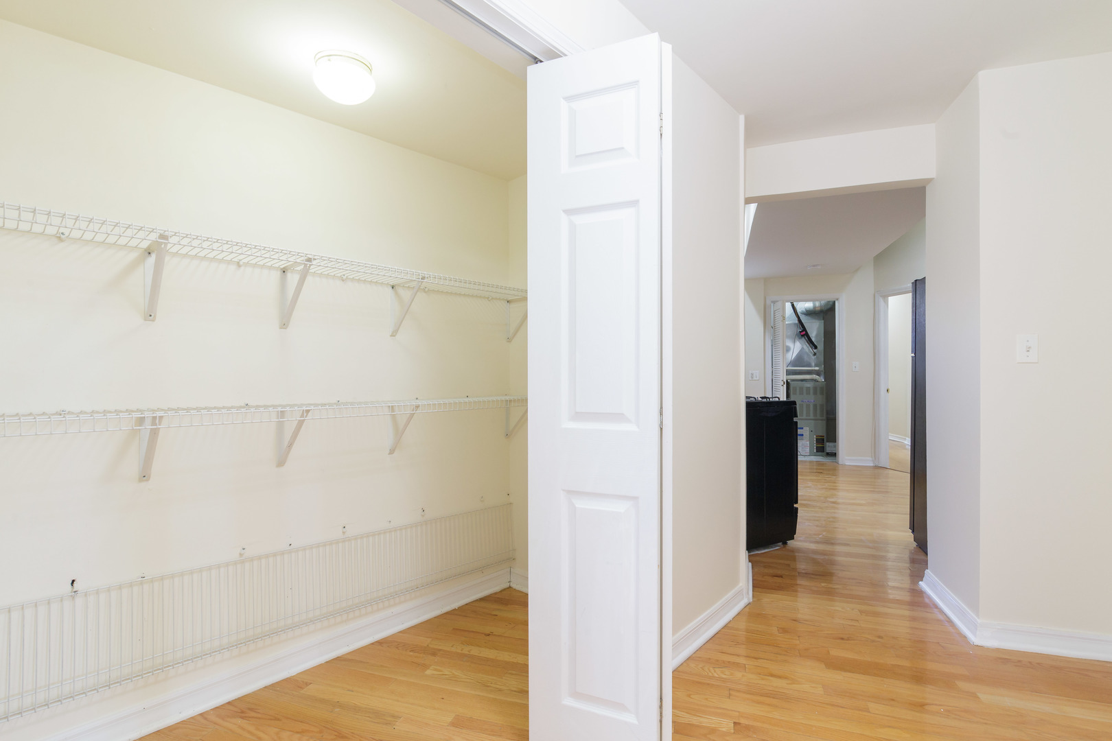 4754 N Lincoln Avenue Unit: 2