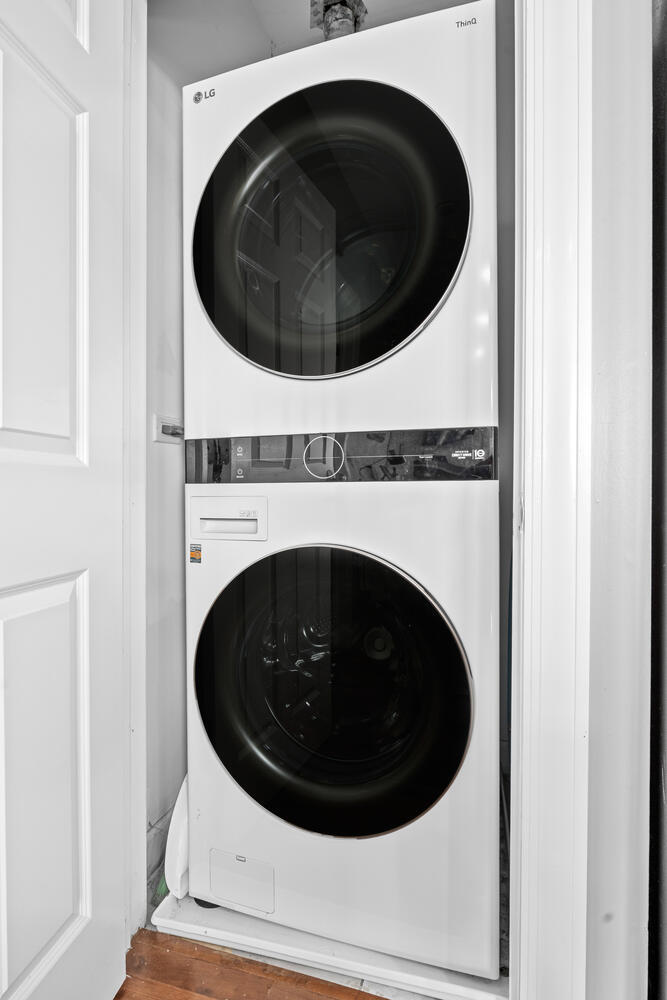 2207 N Western Avenue Unit: 2C