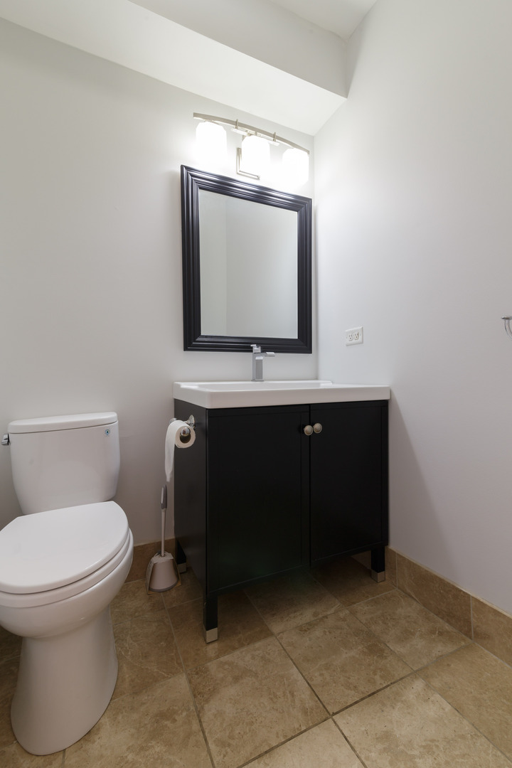 315 S Ashland Avenue Unit: CH-4