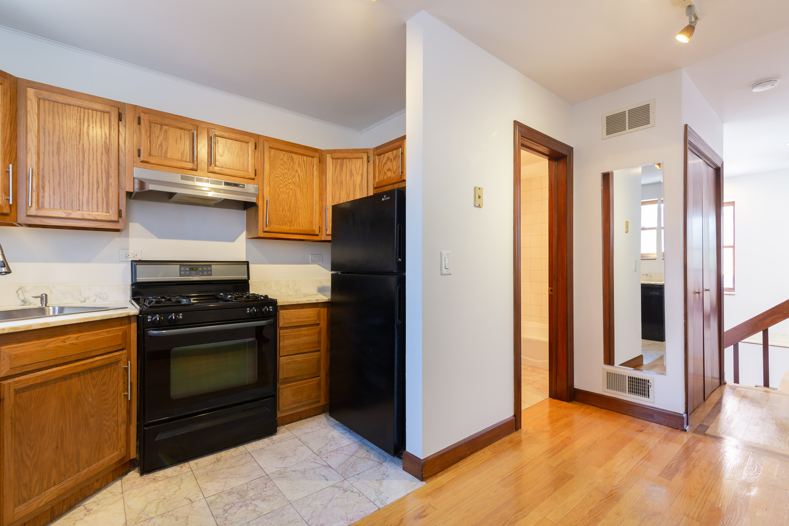 315 S Ashland Avenue Unit: 5