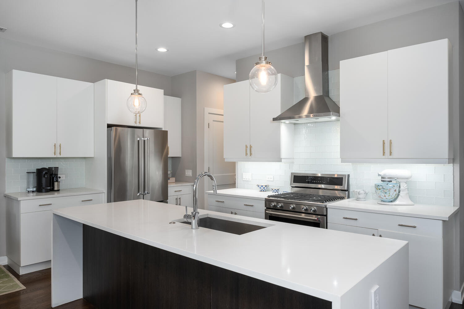 1841 N California Avenue Unit: 3B