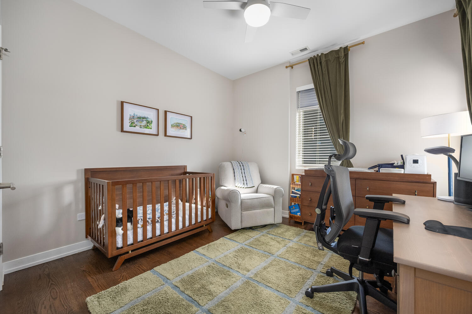 1841 N California Avenue Unit: 3B